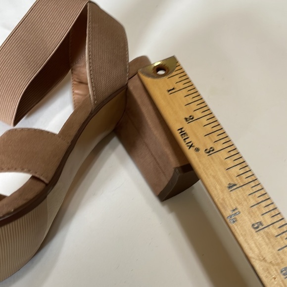 Torrid women’s chunk heel sandals. Tan. Size 7W - Picture 7 of 9